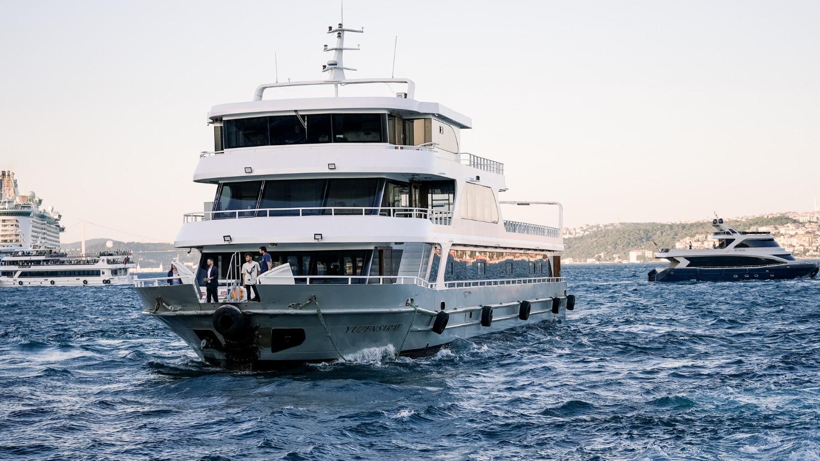 Romantic Dinner Cruise on the Bosphorus - Romantic Standart Table Next to Window